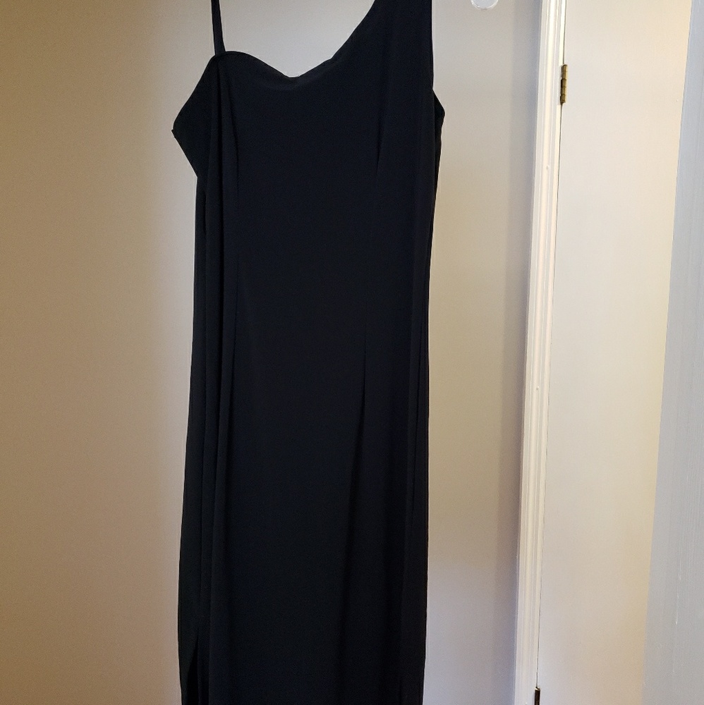 NWT, cocktail or party dress, slinky! Medium, body on, black, sexy